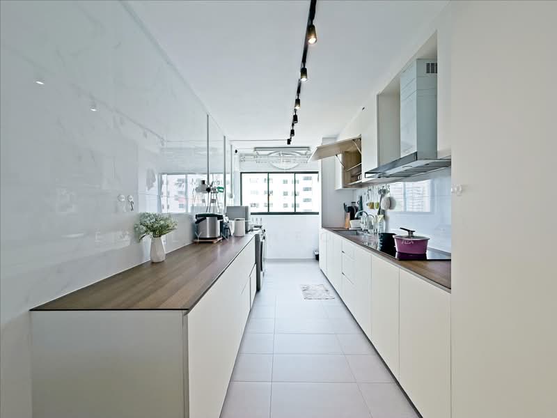 770 Yishun Avenue 3 HDB Flat For Sale at S$ 698,000 | PropertyGuru Singapore - Kitchen
