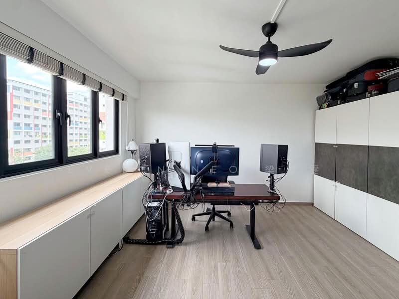 770 Yishun Avenue 3 HDB Flat For Sale at S$ 698,000 | PropertyGuru Singapore - Study