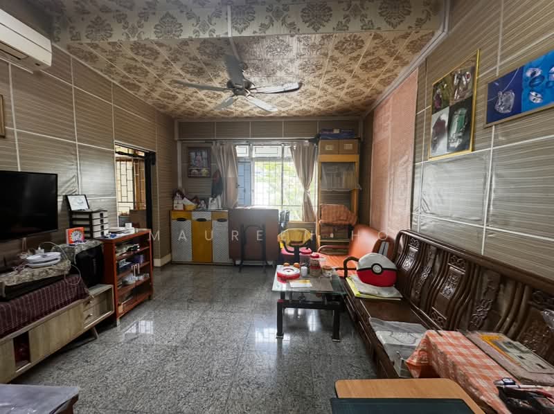 Whampoa Drive Walk-up Apartment For Sale at S$ 1,568,888 | PropertyGuru Singapore - Living Room