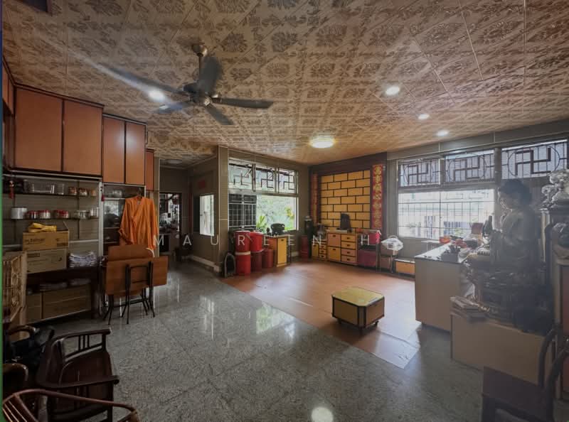 Whampoa Drive Walk-up Apartment For Sale at S$ 1,568,888 | PropertyGuru Singapore - Living Room