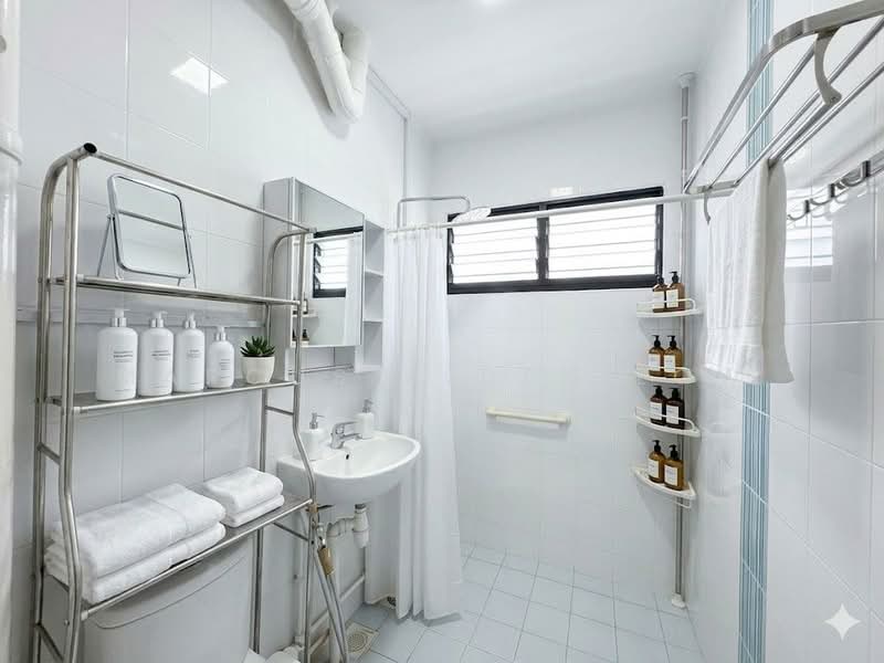 243 Tampines Street 21 HDB Flat For Sale at S$ 638,000 | PropertyGuru Singapore - Bathroom