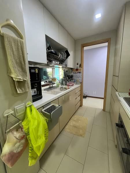 Waterview, 91 Tampines Avenue 1, 4 Bedrooms, 1,184 sqft, Condominium For Rent, by Tiong Poh Shien, 500095784 - Kitchen - PropertyGuru.com.sg