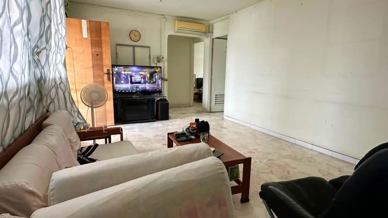170 Bedok South Road HDB Flat For Sale at S$ 638,888 | PropertyGuru Singapore - Living Room