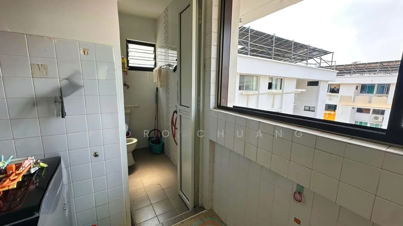 170 Bedok South Road HDB Flat For Sale at S$ 638,888 | PropertyGuru Singapore - Bathroom