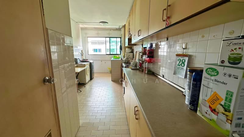 170 Bedok South Road HDB Flat For Sale at S$ 638,888 | PropertyGuru Singapore - Kitchen