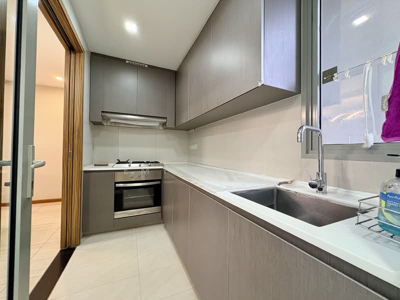 FLO Residence, 11 Punggol Field Walk, 4 Bedrooms, 1,345 sqft, Condominium For Rent, by Emy Wong, 500095868 - Kitchen - PropertyGuru.com.sg
