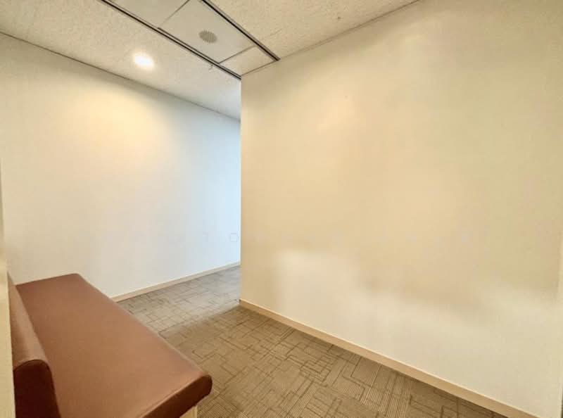 United Square, 101 Thomson Road, 797 sqft, Office For Rent, by Christopher Kwek, 500095875 - Corridor - CommercialGuru.com.sg