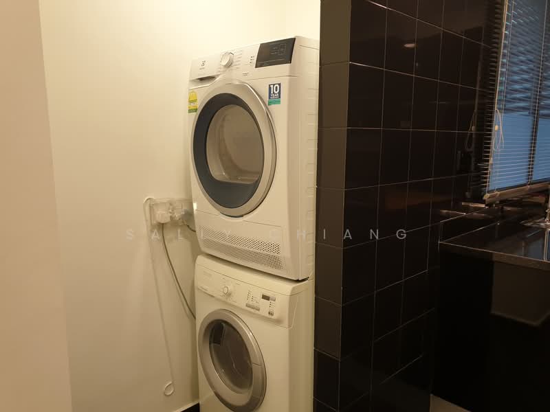 Helios Residences Condominium For Sale at S$ 3,500,000 | PropertyGuru Singapore - Interior