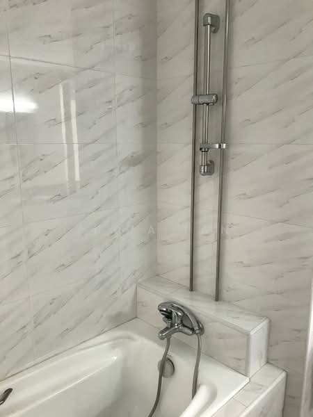 International Plaza, 10 Anson Road, Room Rental, 220 sqft, Apartment For Rent, by Juita Tan, 500095883 - Bathroom - PropertyGuru.com.sg