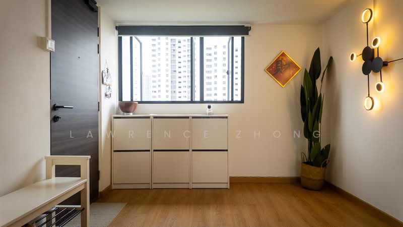 329 Clementi Avenue 2 HDB Flat For Sale at S$ 550,000 | PropertyGuru Singapore - Entrance