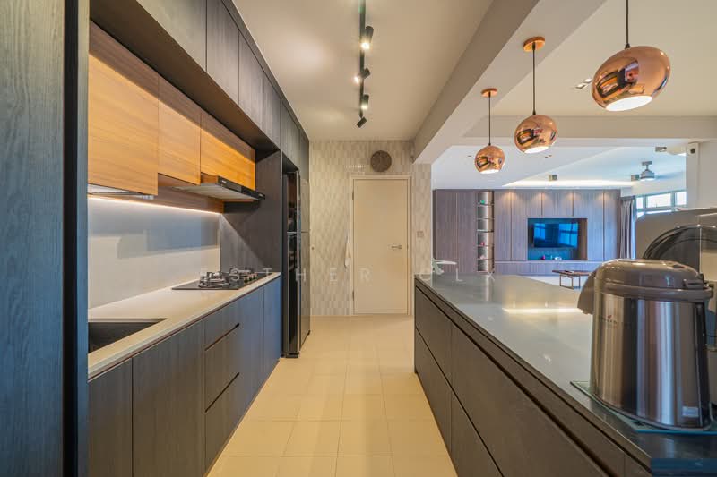 443C Bukit Batok West Avenue 8 HDB Flat For Sale at S$ 888,000 | PropertyGuru Singapore - Kitchen