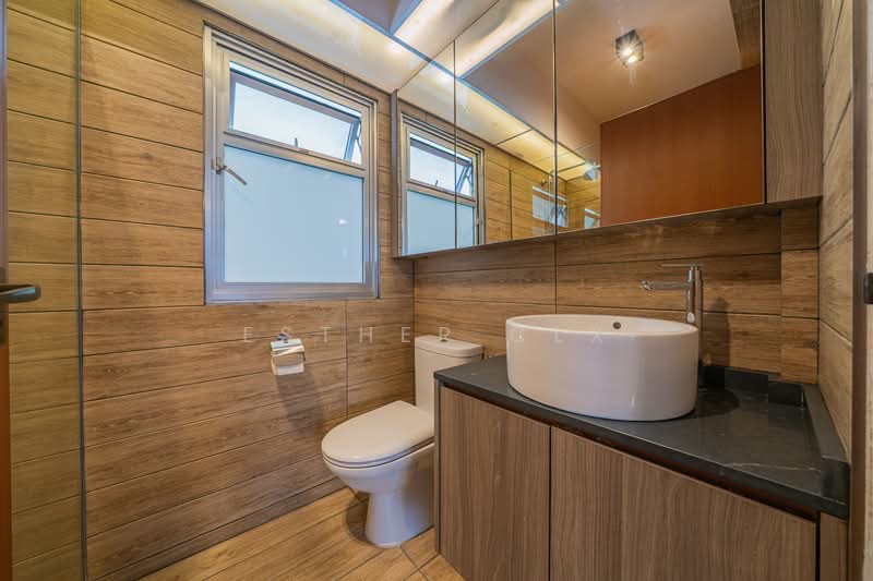 443C Bukit Batok West Avenue 8 HDB Flat For Sale at S$ 888,000 | PropertyGuru Singapore - Bathroom