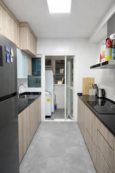 296C Bukit Batok Street 22 HDB Flat For Sale at S$ 698,000 | PropertyGuru Singapore - Kitchen