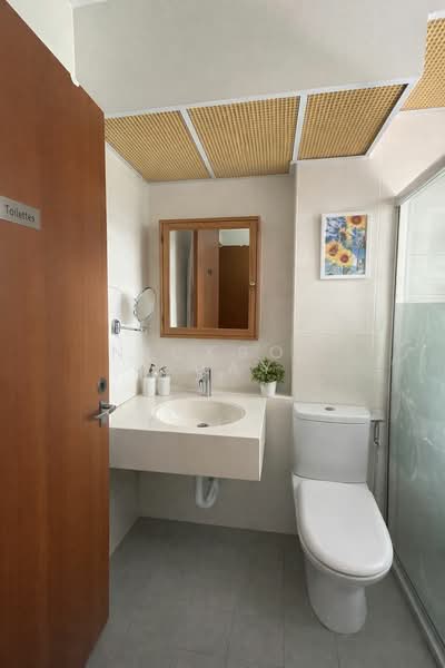 807C Choa Chu Kang Avenue 1 HDB Flat For Sale at S$ 665,000 | PropertyGuru Singapore - Bathroom