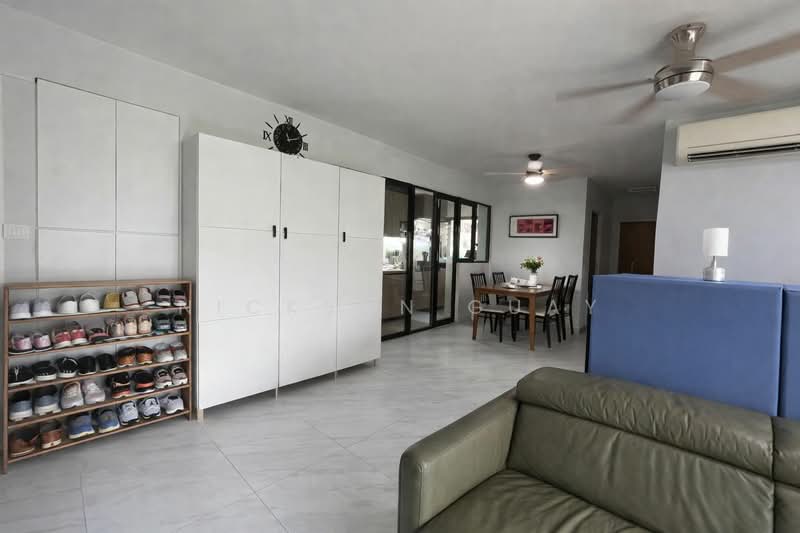 807C Choa Chu Kang Avenue 1 HDB Flat For Sale at S$ 665,000 | PropertyGuru Singapore - Living Room