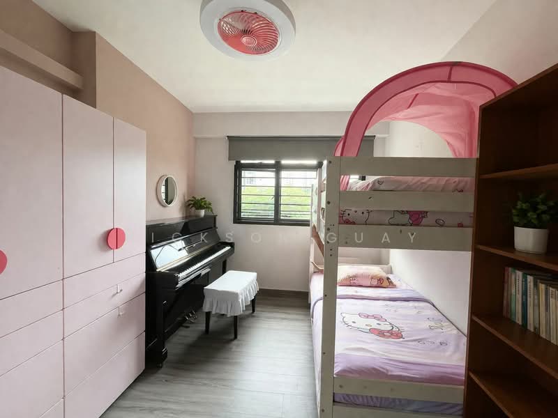 807C Choa Chu Kang Avenue 1 HDB Flat For Sale at S$ 665,000 | PropertyGuru Singapore - Bedroom