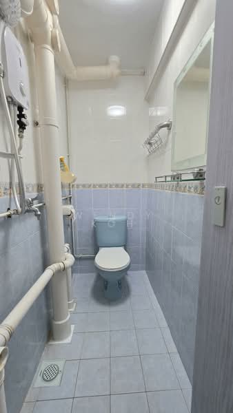 93 Commonwealth Drive HDB Flat For Sale at S$ 308,000 | PropertyGuru Singapore - Bathroom