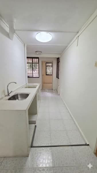93 Commonwealth Drive HDB Flat For Sale at S$ 308,000 | PropertyGuru Singapore - Kitchen