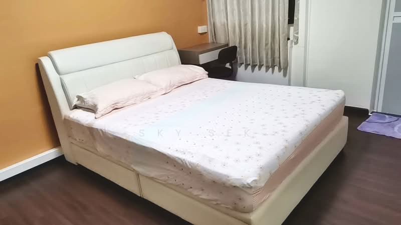 244 Jurong East Street 24, 244 Jurong East Street 24, 2 Bedrooms, 721 sqft, HDB Flat For Rent, by Sky Sek, 500095901 - Bedroom - PropertyGuru.com.sg