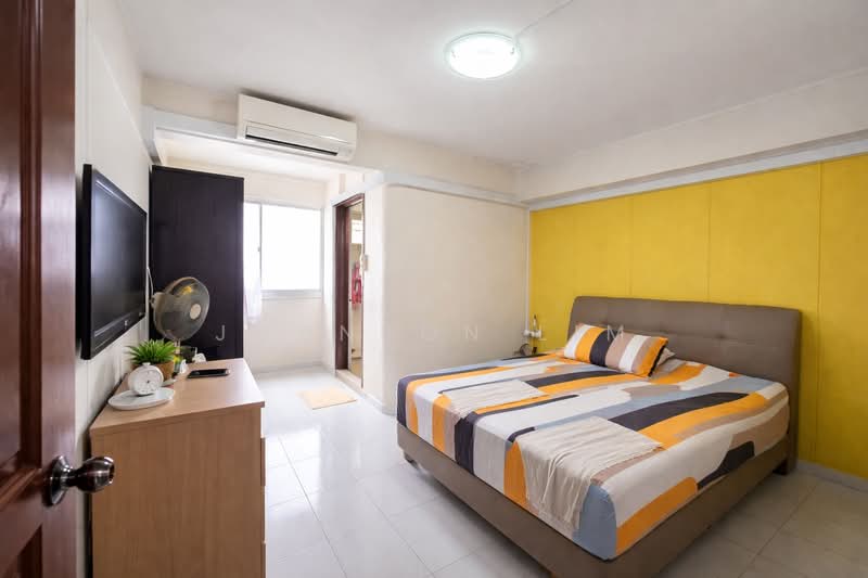 295 Choa Chu Kang Avenue 2 HDB Flat For Sale at S$ 550,000 | PropertyGuru Singapore - Bedroom