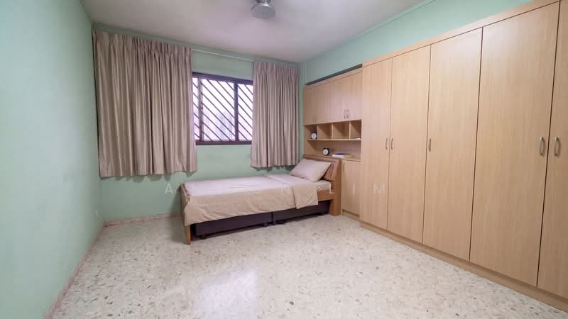 552 Ang Mo Kio Avenue 10 HDB Flat For Sale at S$ 799,000 | PropertyGuru Singapore - Bedroom