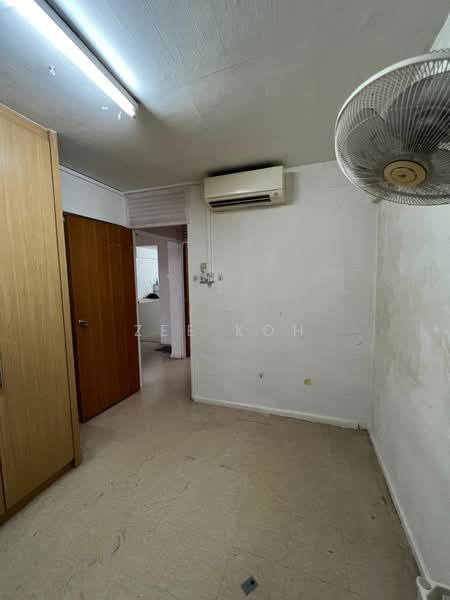 743 Yishun Avenue 5, 743 Yishun Avenue 5, 2 Bedrooms, 721 sqft, HDB Flat For Rent, by Zee Koh, 500095926 - PropertyGuru.com.sg