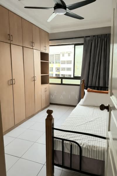 640 Choa Chu Kang Street 64 HDB Flat For Sale at S$ 1,000,000 | PropertyGuru Singapore - Bedroom