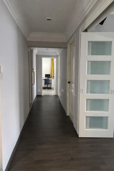 640 Choa Chu Kang Street 64 HDB Flat For Sale at S$ 1,000,000 | PropertyGuru Singapore - Corridor