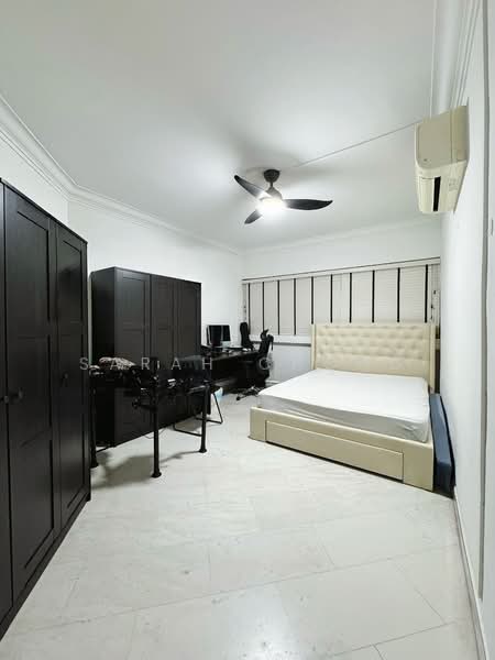 203 Bukit Batok Street 21 HDB Flat For Sale at S$ 850,000 | PropertyGuru Singapore - Bedroom