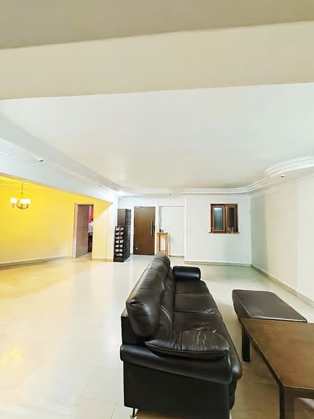 203 Bukit Batok Street 21, 203 Bukit Batok Street 21, 3 Bedrooms, 1,431 sqft, HDB Flat For Sale, by Sarah Chong, 500095956 - Living Room - PropertyGuru.com.sg