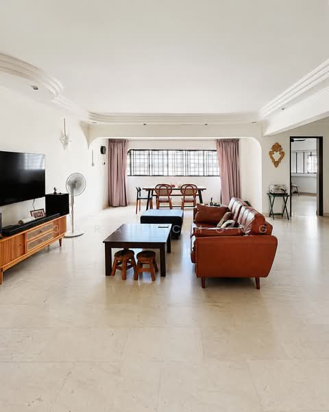 203 Bukit Batok Street 21, 203 Bukit Batok Street 21, 3 Bedrooms, 1,431 sqft, HDB Flat For Sale, by Sarah Chong, 500095956 - Living Room - PropertyGuru.com.sg