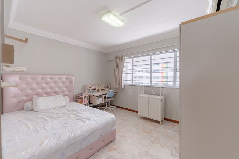429 Tampines Street 41 HDB Flat For Sale at S$ 899,999 | PropertyGuru Singapore - Bedroom