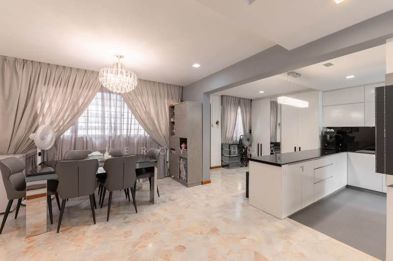 429 Tampines Street 41 HDB Flat For Sale at S$ 899,999 | PropertyGuru Singapore - Dining Room
