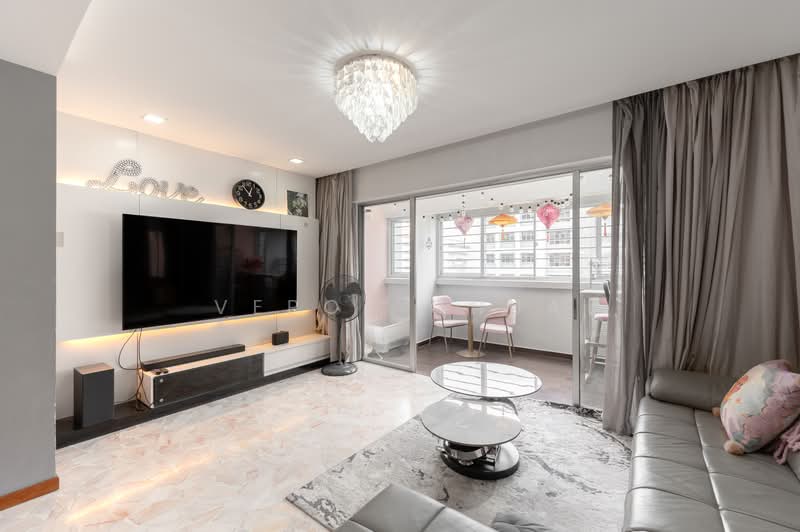 429 Tampines Street 41 HDB Flat For Sale at S$ 899,999 | PropertyGuru Singapore - Living Room