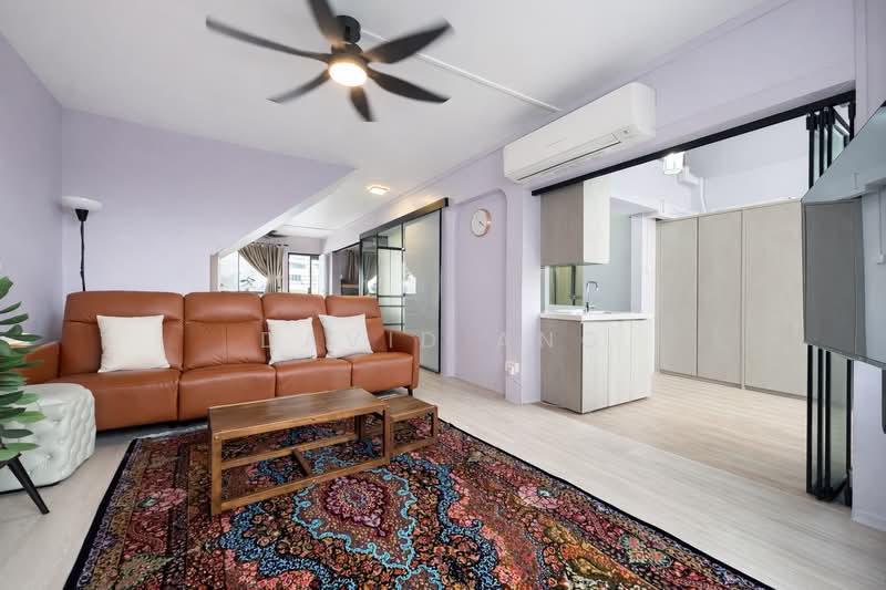 937 Tampines Avenue 5 HDB Flat For Sale at S$ 1,150,000 | PropertyGuru Singapore - Living Room