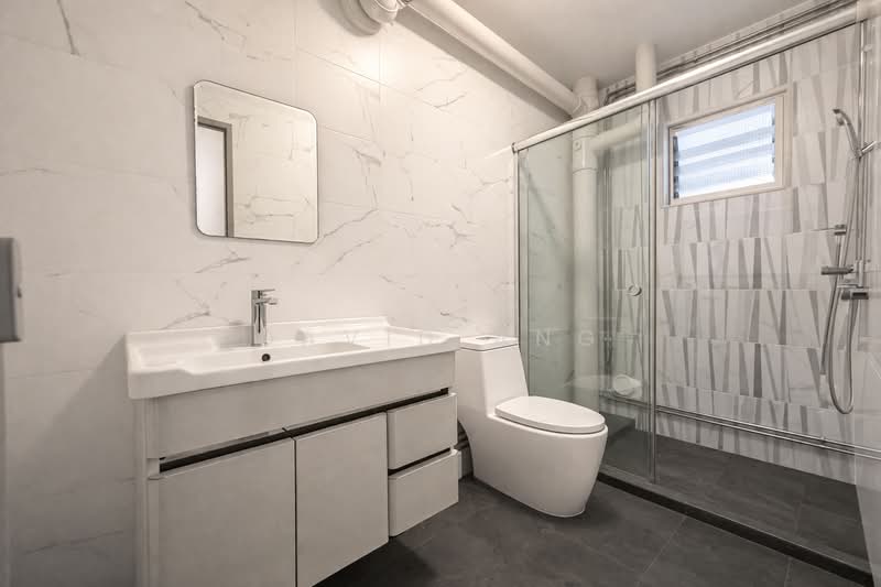 937 Tampines Avenue 5 HDB Flat For Sale at S$ 1,150,000 | PropertyGuru Singapore - Bathroom