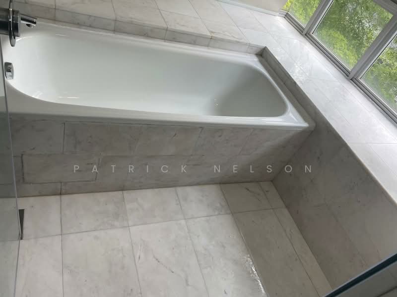 Nathan Residences Condominium For Sale at S$ 1,650,000 | PropertyGuru Singapore - Bathroom