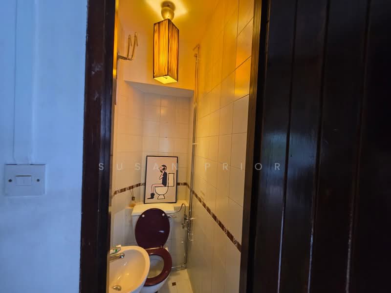 Emerald Hill 2 Person Loft/ Home Office, Nearby Emerald Hill Road, 2 Bedrooms, 2,175 sqft, Conservation House For Rent, by Susan Prior, 500095974 - Bathroom - PropertyGuru.com.sg