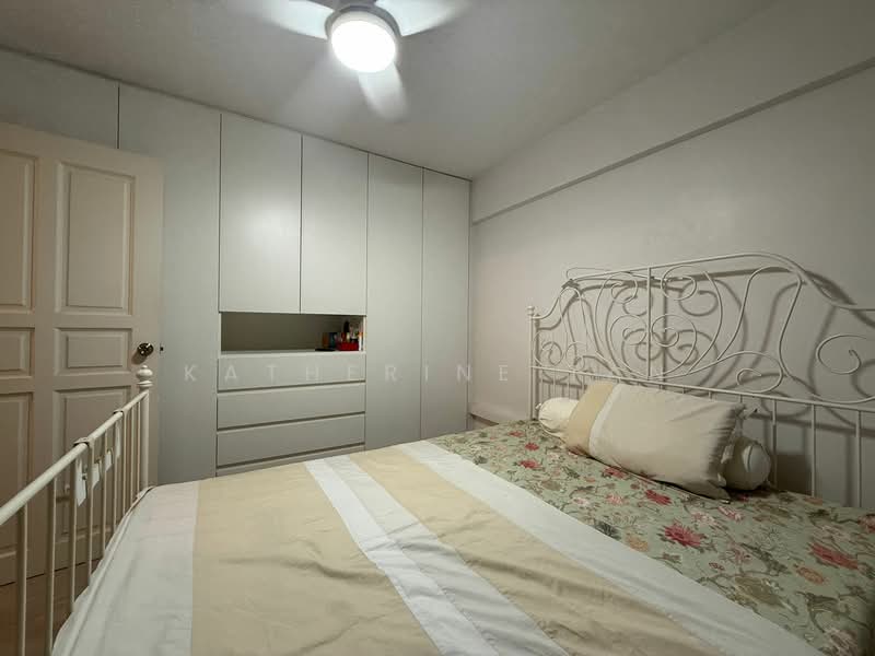 9 Holland Avenue HDB Flat For Sale at S$ 560,000 | PropertyGuru Singapore - Bedroom