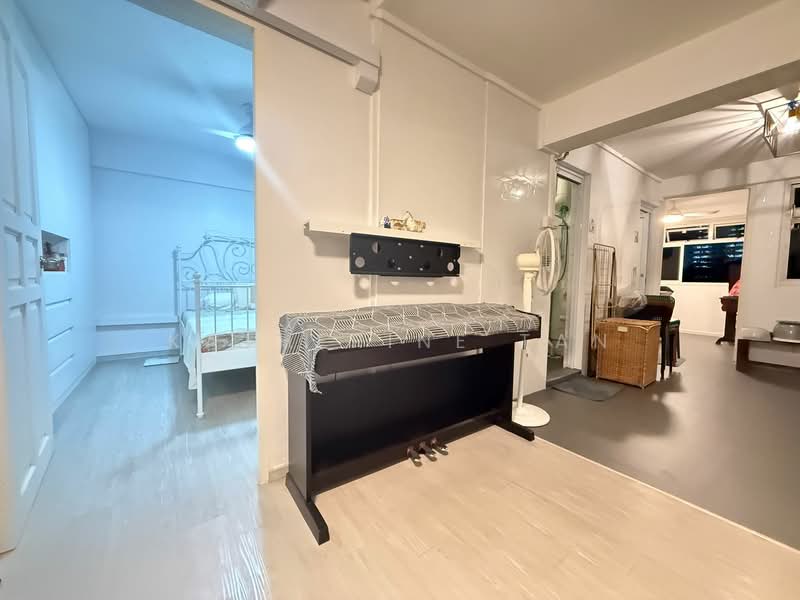9 Holland Avenue HDB Flat For Sale at S$ 560,000 | PropertyGuru Singapore - Bedroom