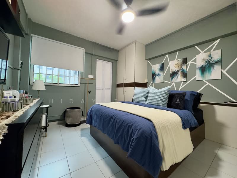 425 Yishun Avenue 11 HDB Flat For Sale at S$ 530,000 | PropertyGuru Singapore - Master Bedroom