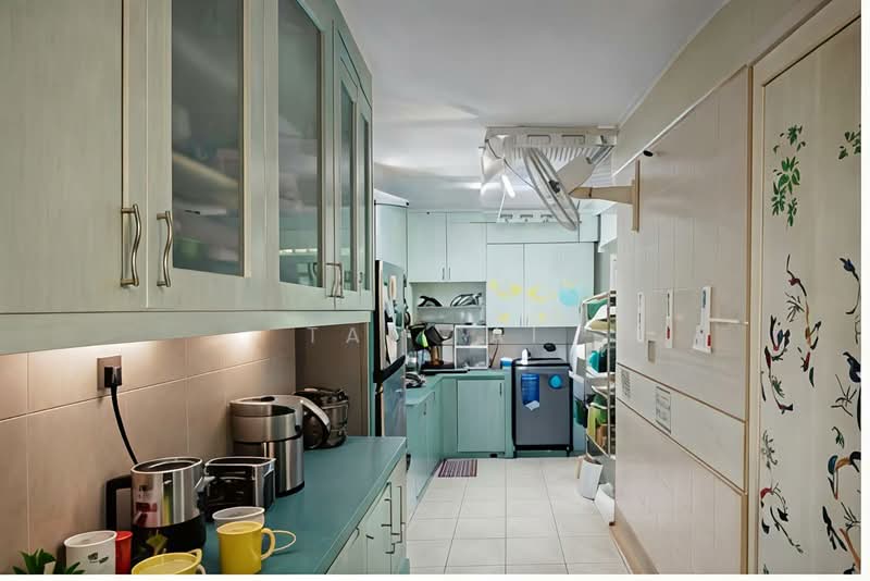 687B Woodlands Drive 75 HDB Flat For Sale at S$ 560,000 | PropertyGuru Singapore - Kitchen