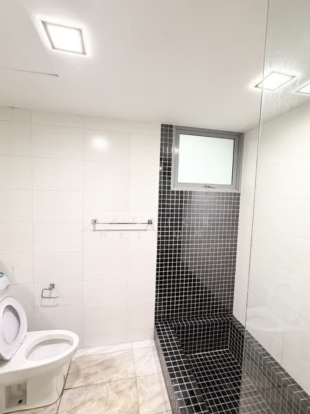 Ferraria Park Condo, 8 Flora Drive, 2 Bedrooms, 980 sqft, Condominium For Rent, by Patrick Nelson, 500095994 - Bathroom - PropertyGuru.com.sg