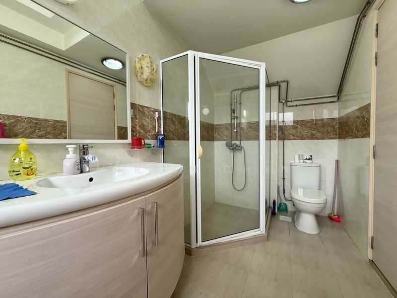 Summer Gardens Terraced House For Sale at S$ 2,999,998 | PropertyGuru Singapore - Bathroom