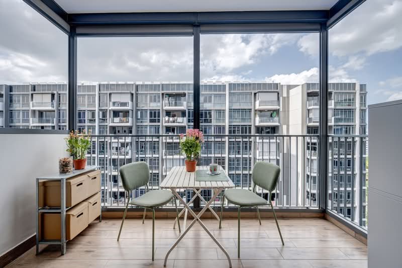 La Fiesta Condominium For Sale at S$ 1,990,000 | PropertyGuru Singapore - Alfresco Balcony