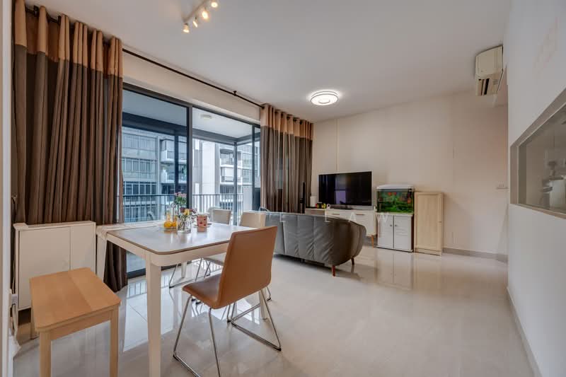 La Fiesta Condominium For Sale at S$ 1,990,000 | PropertyGuru Singapore - Living Room