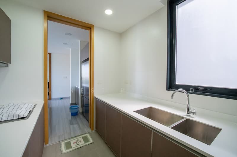 Cube 8 Condominium For Sale at S$ 4,290,000 | PropertyGuru Singapore - Kitchen