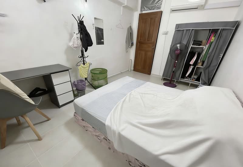 108 Bukit Batok West Avenue 6 HDB Flat For Sale at S$ 548,000 | PropertyGuru Singapore - Bedroom