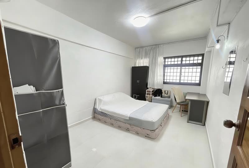 108 Bukit Batok West Avenue 6 HDB Flat For Sale at S$ 548,000 | PropertyGuru Singapore - Bedroom