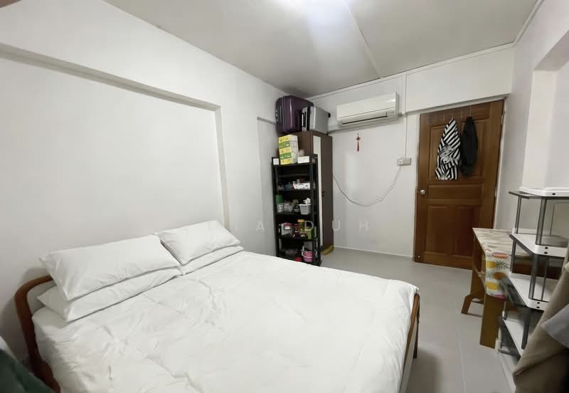 108 Bukit Batok West Avenue 6 HDB Flat For Sale at S$ 548,000 | PropertyGuru Singapore - Bedroom